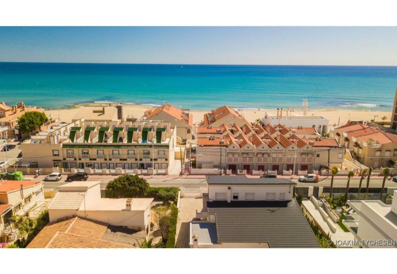 30 Beach House - Bbq & Terrace La Mata  Exterior photo